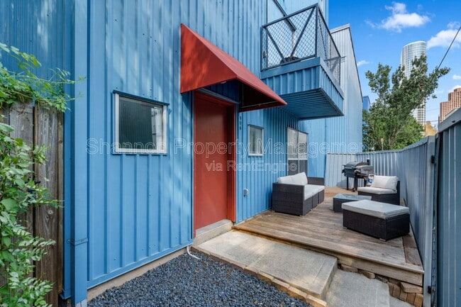 Photo - 906 Andrews St