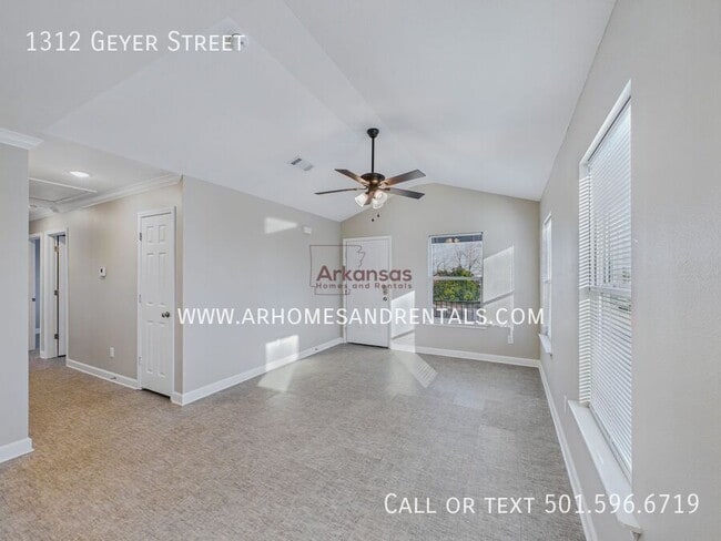 Photo - 1312 Geyer St
