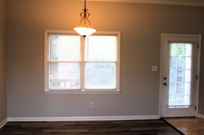 Photo - 503 Hillsboro Ln