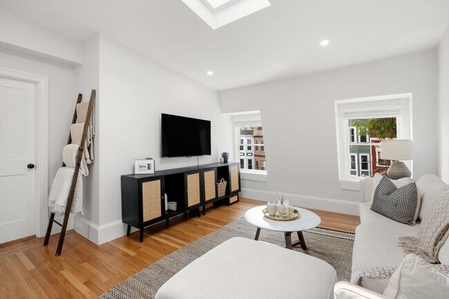 Photo - 590 E Broadway Unidad PH