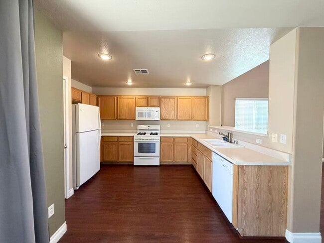 Photo - 3925 Philomena St