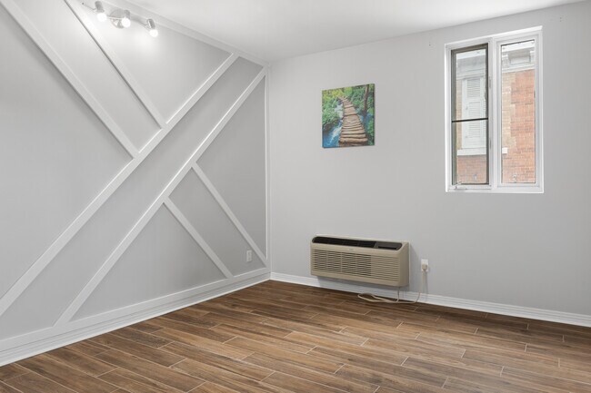 Photo - 486-486 Albert St Unit 202