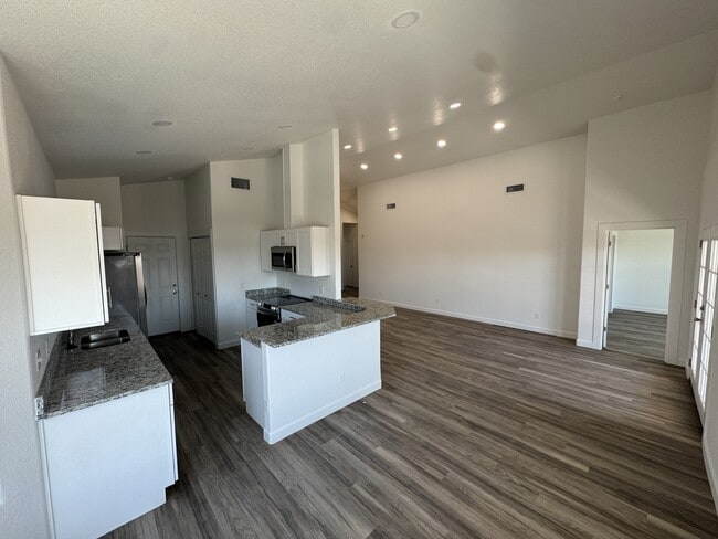 Photo - 2709 W Onyx St