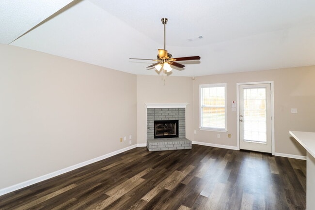 Photo - 1123 Dove Hollow Cir W