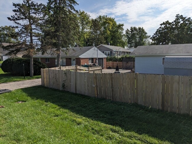 Building Photo - 33250 N Indian Ln