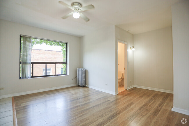 Building Photo - 1624 W Morse Ave Unit 305 Rental