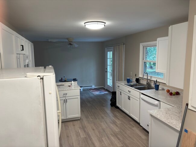 Photo - 142 Tammy Ln