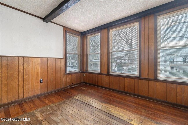 Building Photo - 100 Park Pl