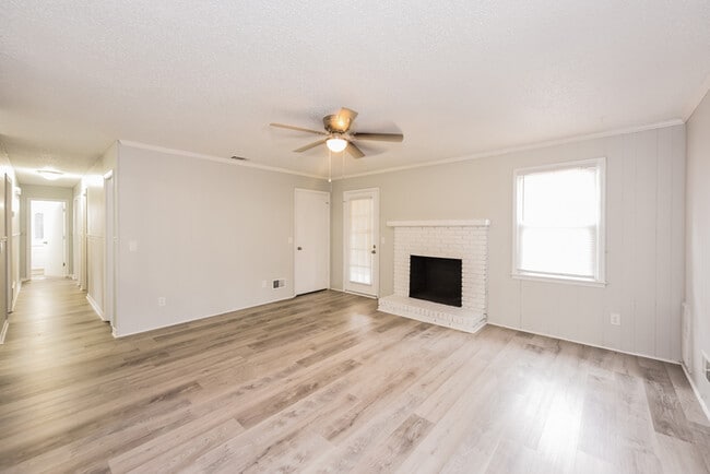 Photo - 436 Ravenscroft Rd