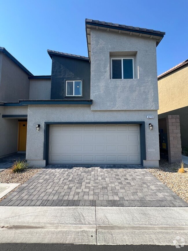 Building Photo - NORTH LAS VEGAS 3 BEDROOM TOWNHOME