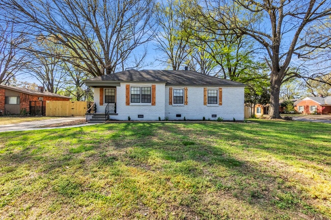 Building Photo - 4895 Helene Rd