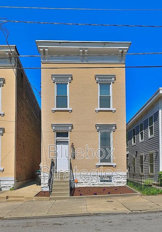 Building Photo - 2281 Loth St