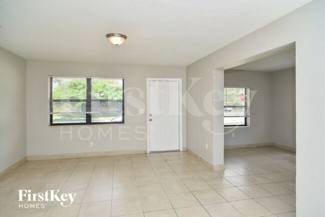 Photo - 4260 SW 18th St