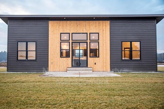 Building Photo - 1530 Trumble Creek Rd