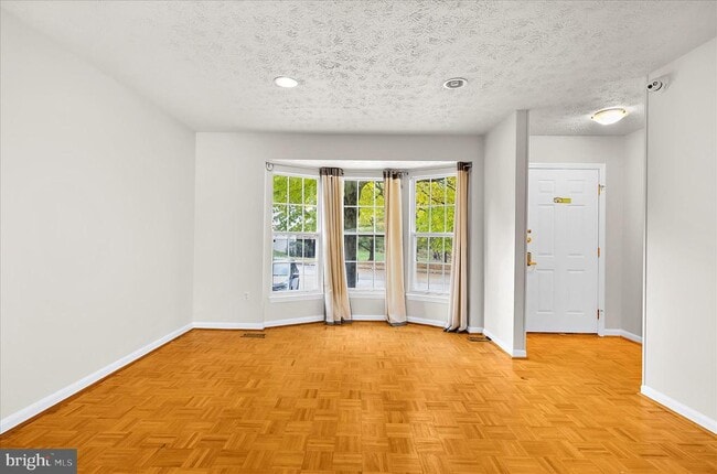 Photo - 2009 Heritage Dr