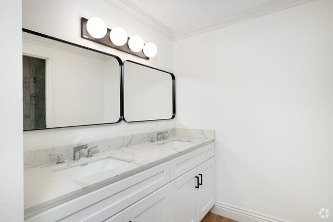 Baño - 10636 Wilshire - Luxury Doorman Building