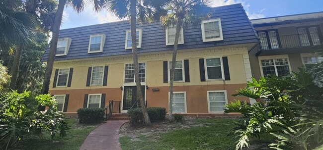 Building Photo - 3934 Versailles Dr Unit 1
