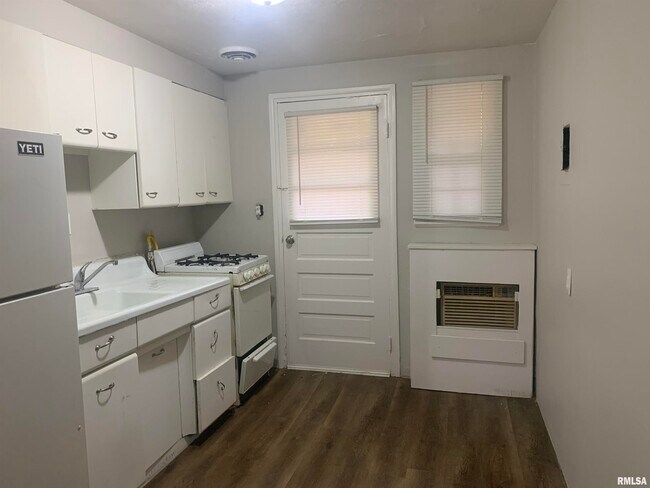 Photo - 108 Oakdale Rd