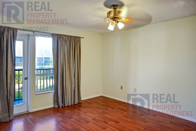 Photo - 251 Fenwick Dr