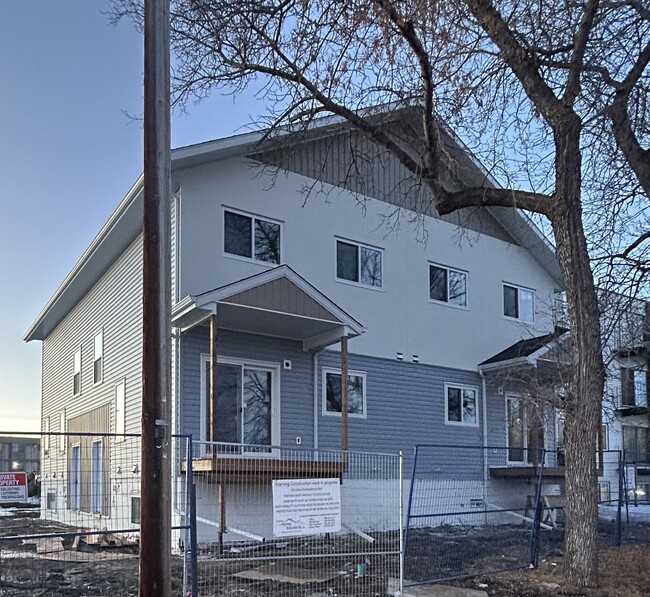 Building Photo - 4910 52A St