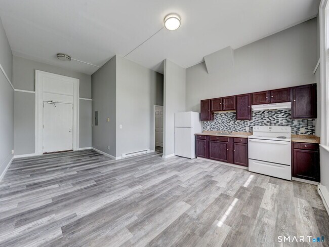 Photo - 111 Franklin Square Unit 106