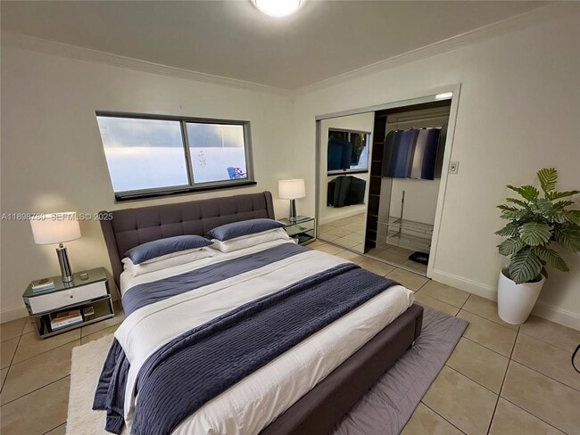 Building Photo - 4031 E 10th Ave Unit 1