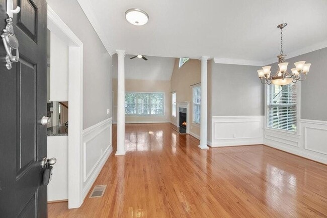 Photo - AVAILABLE NOW: 4 Bed 3.5 Bath in Coosaw Cr...