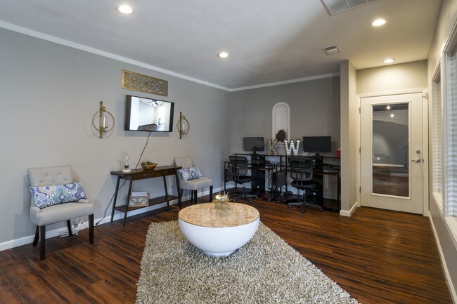 Kingswood Apartments