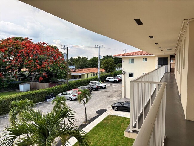 1014 Salzedo St Unit 309