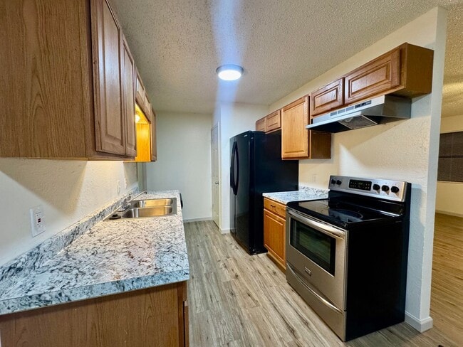 Photo - 705 N 1st St