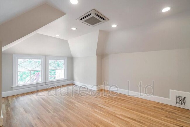 Photo - 1126 Lafayette St Unidad #4