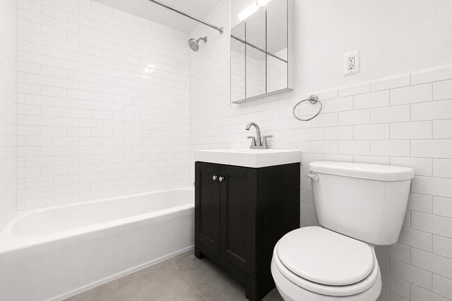 Photo - 3333 Broadway Unidad D14B