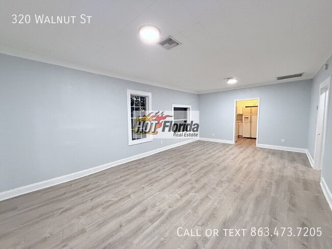 Photo - 320 Walnut St