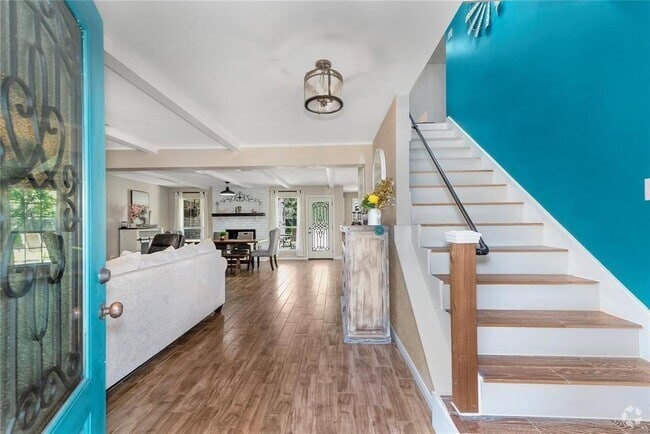 Building Photo - 676 Ravensworth Dr Rental