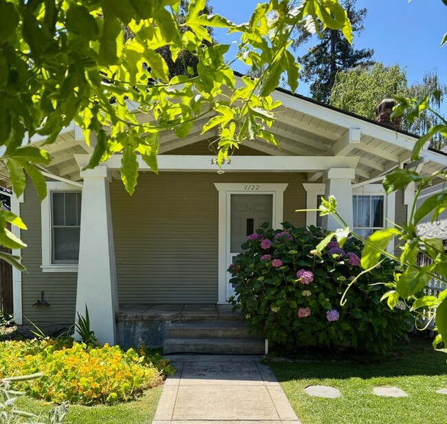 Photo - 1122 Channing Ave