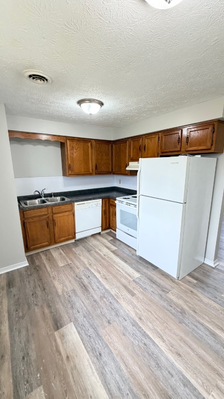 Photo - 7800 Heatherview St NW