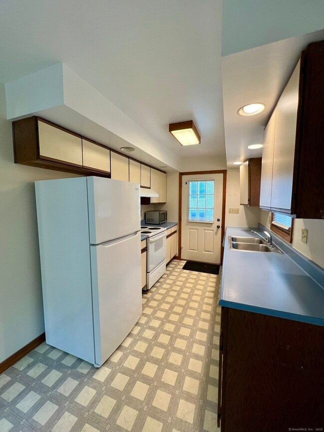 Photo - 7 Golden Hill St Unit 2nd floor