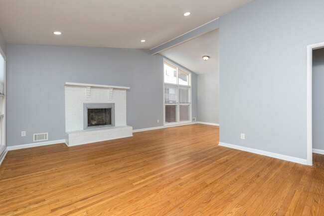 Photo - 3704 Greenwich Rd