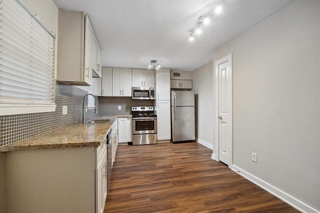 Photo - 524 Heights Blvd Apartment Unit 2