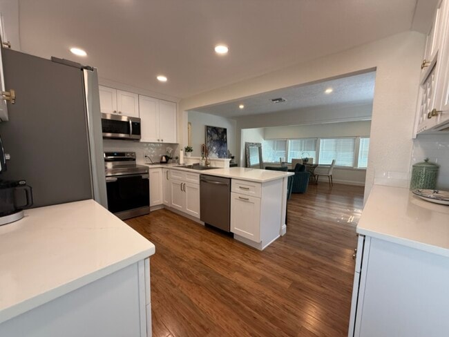 Photo - 129 36th Ave NE