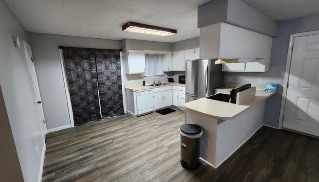 Photo - 906 W Lucas St