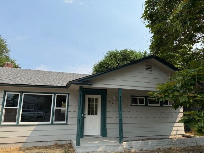 Building Photo - Charming 2-Bedroom Single-Family Home