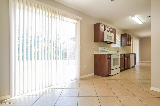 Photo - 22225 Seaton Ave