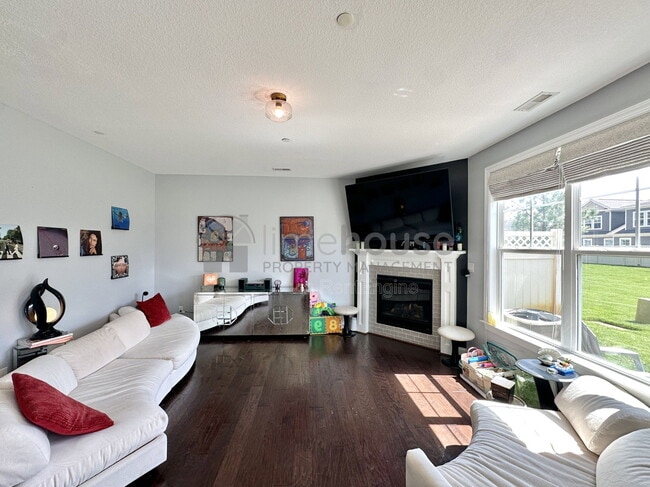 Photo - 127 Repose Ln