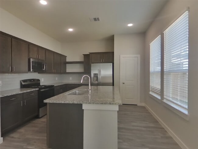Photo - 9835 Willow Creek Commerce Dr