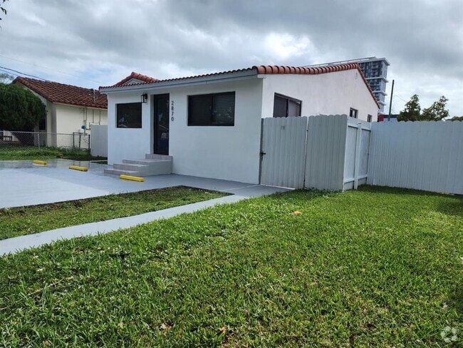 Building Photo - 2870 SW 26th St Unit 00X Rental