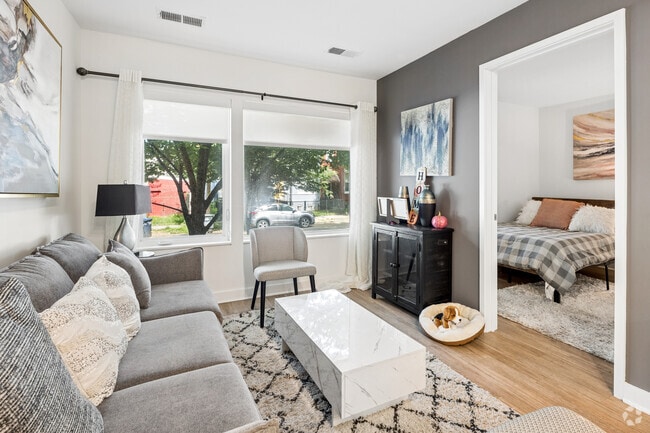 2BR, 1BA - 513SF - Living Room