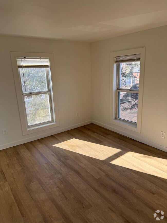 Building Photo - Spacious 1-Bedroom in the Heart of Old Col... Unit 4 Rental