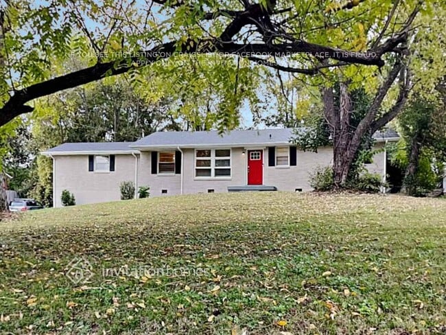 Building Photo - 562 Whispering Hills Dr