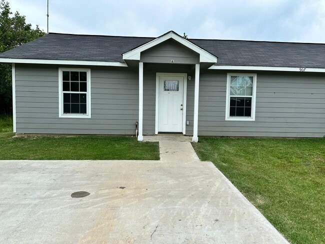 Building Photo - 907 FM 2830 Rental